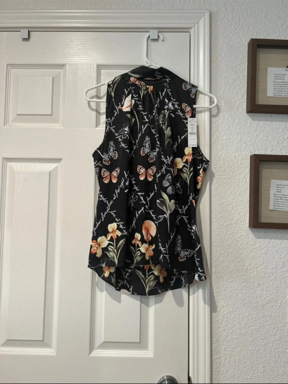 NWT White House Black Market Sleeveless Black Floral & Butterfly Blouse - Picture 1 of 7